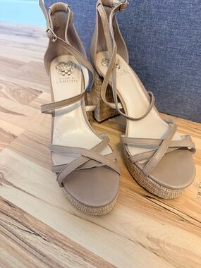 Vince Camuto Beige Tan Espadrille Platform Sandals